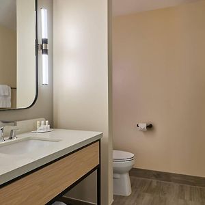 Standard Queen Room Hearing accessible